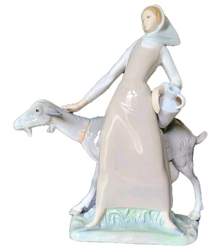 Lladro figure girl with - figure, of