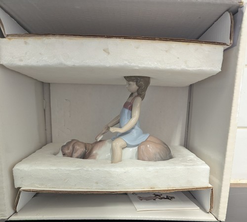 Lladro figurine contented - lladro,