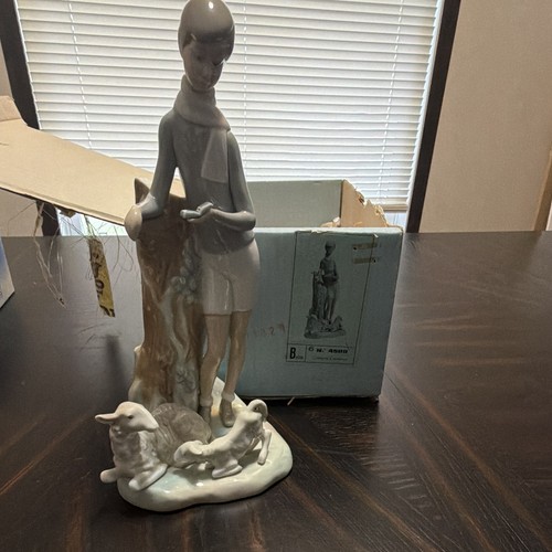 Lladro 4509 boy with - boy,