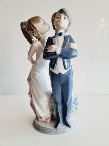 Lladro let make up - “let’s, up”