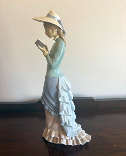 Lladro lady reading book - lladro,