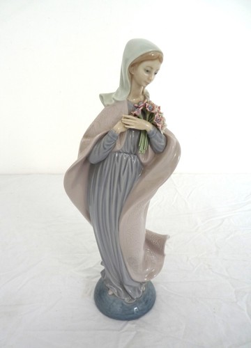 Lladro our lady with flowers - our,