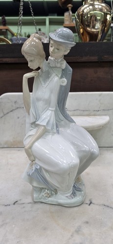 Nao lladro shy love - ",