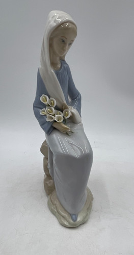 Lladro figurine girl with - figurine,