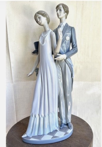 Lladro daisa 1983 figurine - lladro,