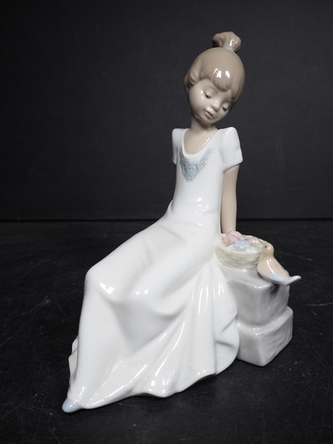 Nao lladro figurine spring - lladro,