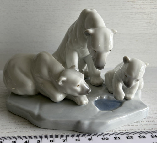 Lladro 01443 bearly - "bearly, love"