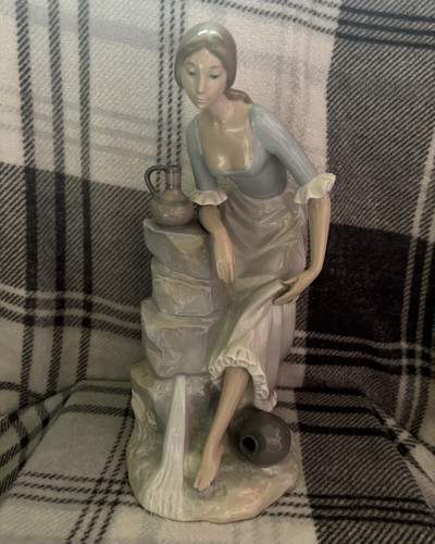Vintage nao lladro porcelain - vintage,