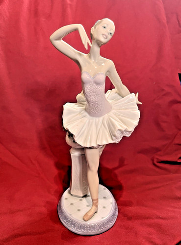 Lladro stage presence - presence, 6323