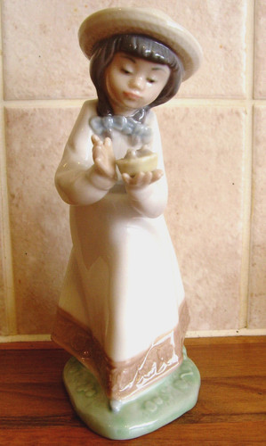 Nao lladro figurine tender - lladro,