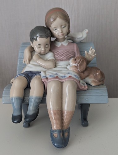Lladro figurine surrounded - figurine,