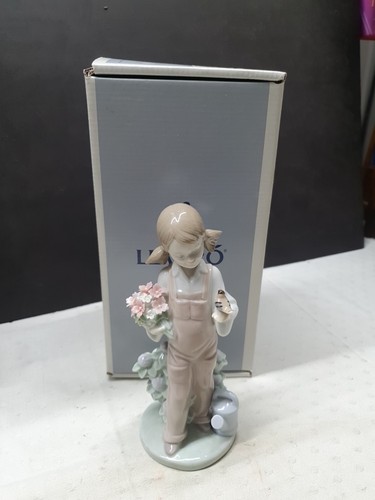 Lladro 5217 boxed spring girl - boxed,,