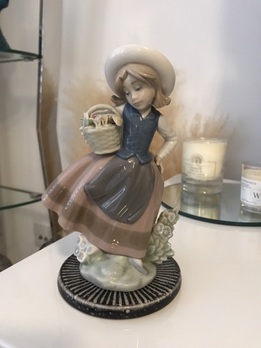 Lladro figurine sweet - lladro,