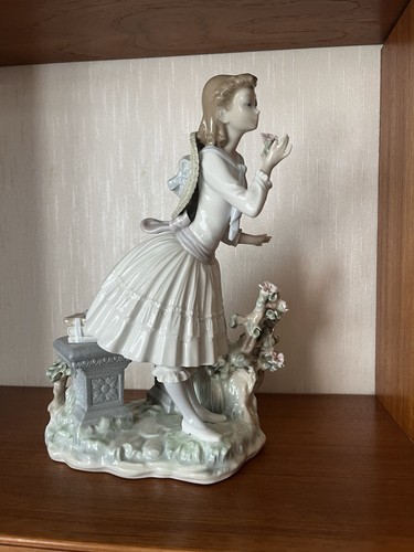 Lladró porcelain figurine - porcelain,