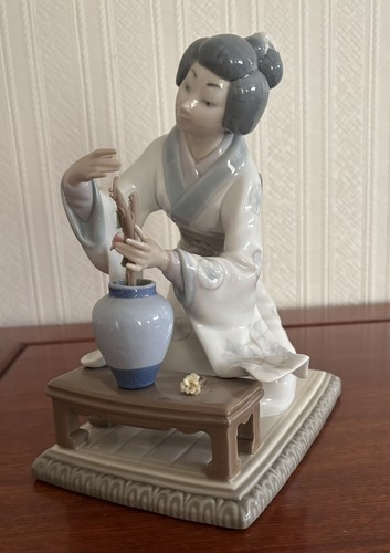 Vintage lladro figurine - lladro,