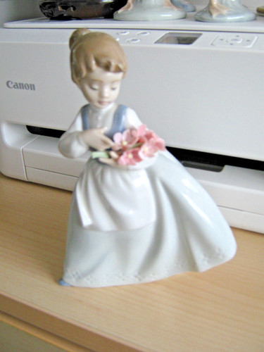 Nao lladro figurine girl - nao,