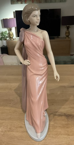 Lladro neo elegant - neo, lady