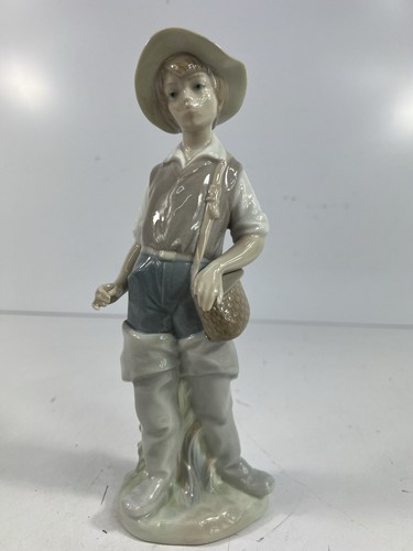 Lladro boy 23cm tall - lladro,