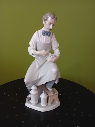 Vintage lladro pharmacist - lladro,
