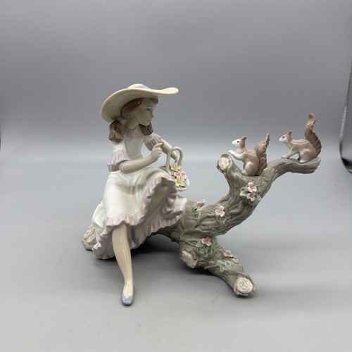 Lladro porcelain figurine girl - lladro,