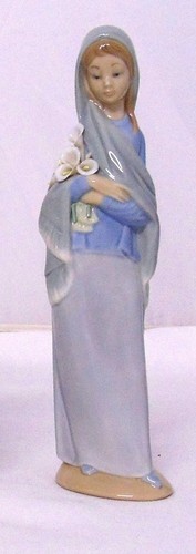 Lladro girl with - with, calla