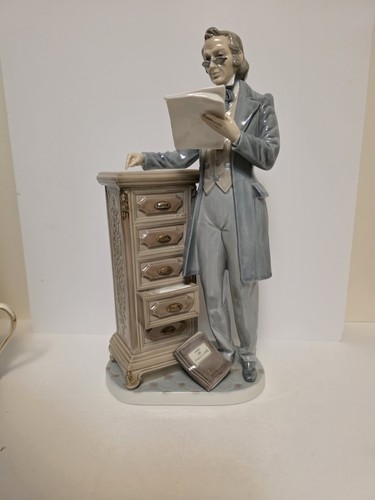 Lladro 5213 lawyer barrister - lawyer,
