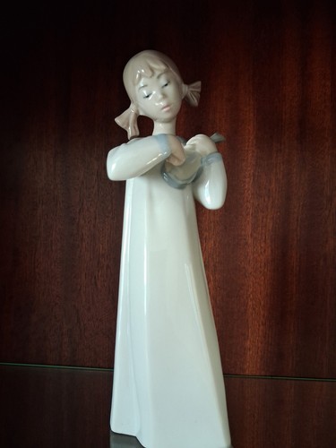 Lladro porcelain girl - porcelain, with