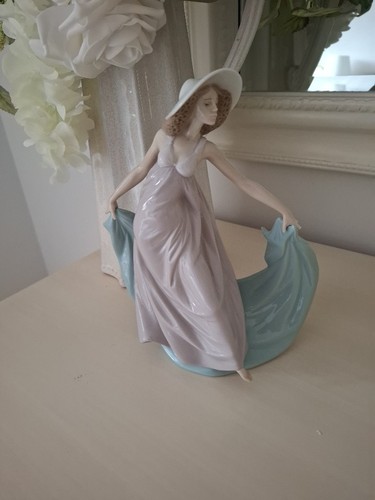 Lladro 23cm tall - lladro, 9