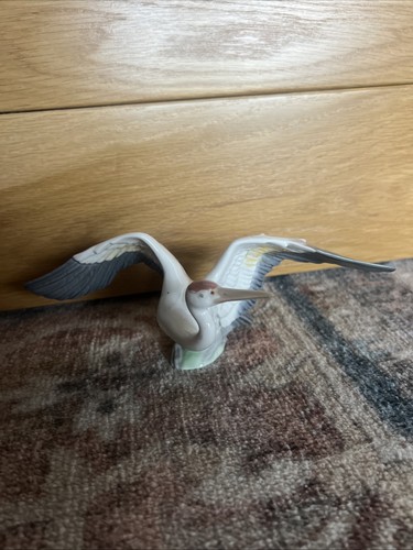 Lladro china figurine pelican - figurine,