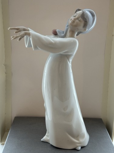 Lladro porcelain figurine