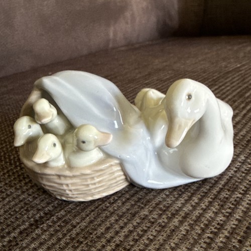 Lladro ducklings figurine 4895 - lladro,