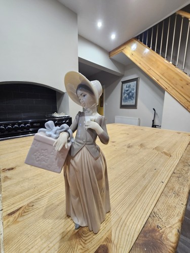 Lladro gone shopping - shopping, 6488